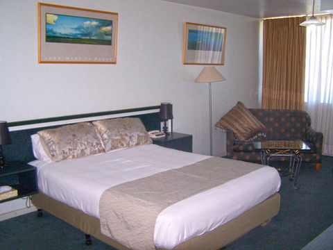 Econo Lodge Griffith Motor Inn - VIC Tourism 2