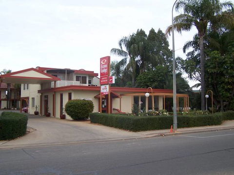 Econo Lodge Griffith Motor Inn - VIC Tourism 7
