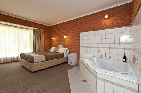 Econolodge Heritage Inn - VIC Tourism 4