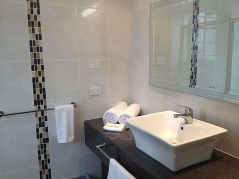 Econolodge Heritage Inn - VIC Tourism 6