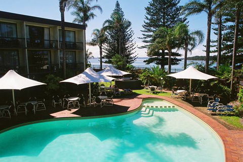El Lago Waters Resort - VIC Tourism 0