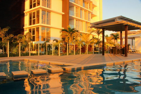 Empire Apartment Hotel - VIC Tourism 9