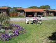Emu Beach Chalets - VIC Tourism 3