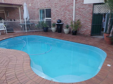 Endeavour Court Motor Inn - VIC Tourism 3