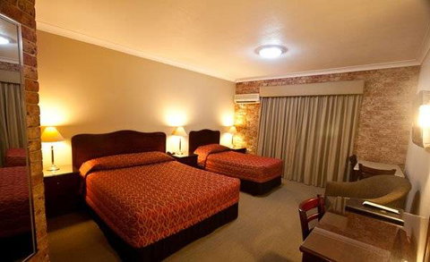 Endeavour Court Motor Inn - VIC Tourism 9