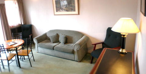 Estelle Kramer Motor Inn - VIC Tourism 2