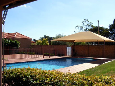 Fairways Bed & Breakfast At Jerilderie - VIC Tourism 3
