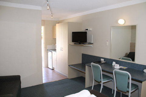 Fitzroy Motor Inn - VIC Tourism 9