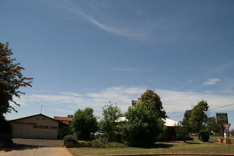 Forest Lodge Motor Inn & Restaurant - VIC Tourism 0
