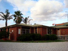 Foundry Palms Motel - VIC Tourism 0
