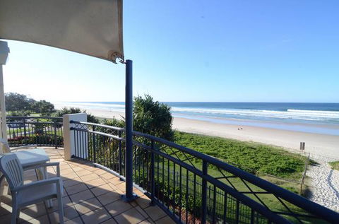 Golden Riviera Beach Resort - VIC Tourism 3