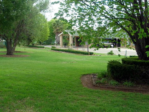 Golfview Motor Inn - VIC Tourism 0