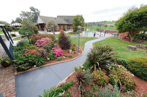 Greenvale Holiday Units - VIC Tourism 2