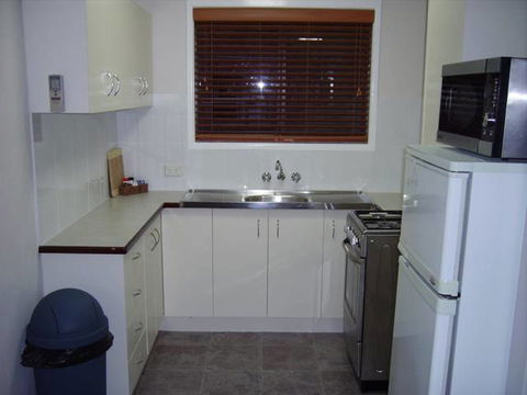 Hervey Bay Colonial Lodge - VIC Tourism 5