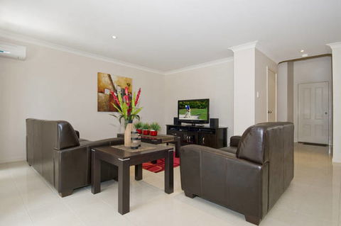 Hervey Bay Golf Villas - VIC Tourism 1