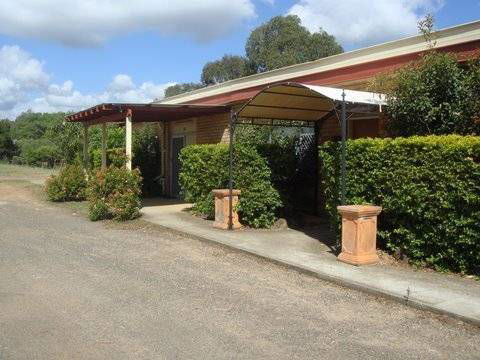 Hilldrop Motor Inn - VIC Tourism 2