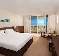 Holiday Inn Cairns Harbourside - VIC Tourism