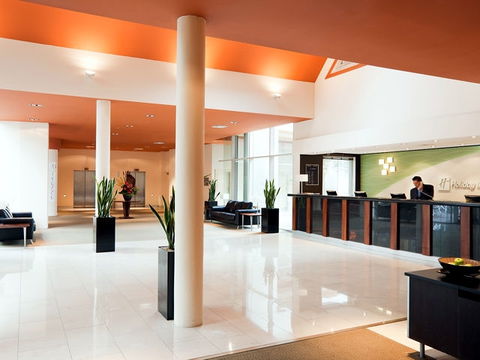 Holiday Inn Potts Point Sydney - VIC Tourism 2
