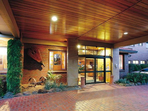 Hotel Bruce County - VIC Tourism 0