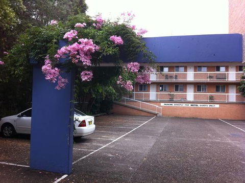 Huskisson Beach Motel - VIC Tourism 0