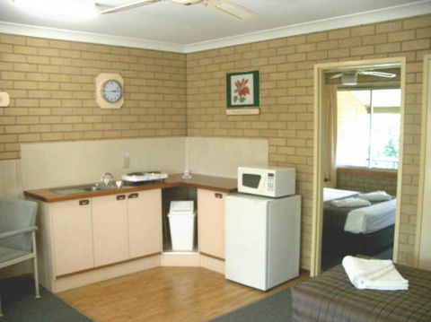 Iluka Motel - VIC Tourism 2