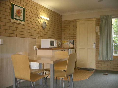 Iluka Motel - VIC Tourism 6