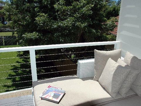 Joylaine Beach House - VIC Tourism 1