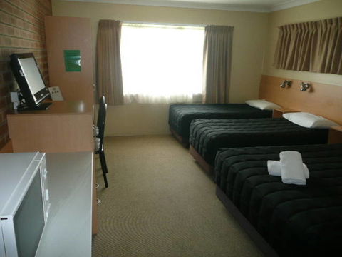 Jumbuck Motor Inn - VIC Tourism 1