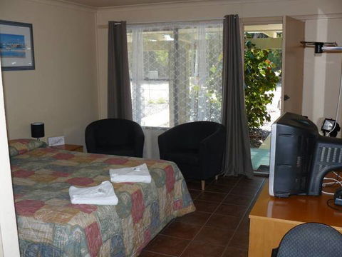 Jurien Bay Hotel Motel - VIC Tourism 3