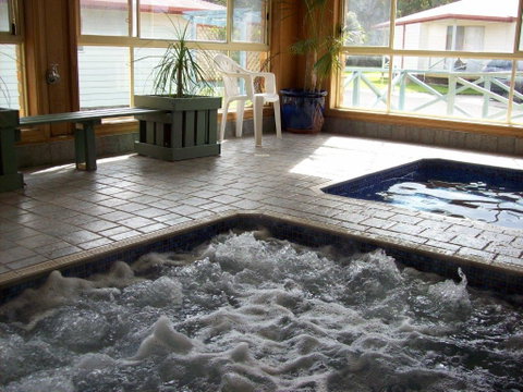 King Point Retreat - VIC Tourism 0