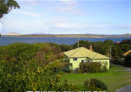 Lady Barron Holiday Home - VIC Tourism 3