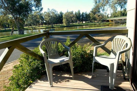 Lake Forbes Motel - VIC Tourism 1