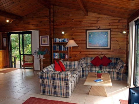 Lavendula Garden Cottage - VIC Tourism 0