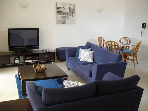 Lennox Beach Resort - VIC Tourism 0