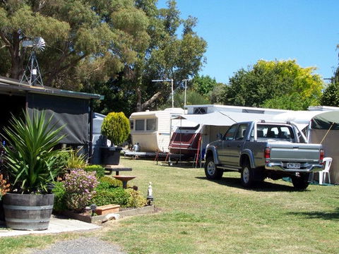 Leongatha Apex Caravan Park - VIC Tourism 1