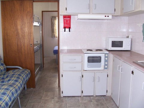 Leongatha Apex Caravan Park - VIC Tourism 2