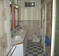 MacDonnell House Naracoorte Cottages - VIC Tourism