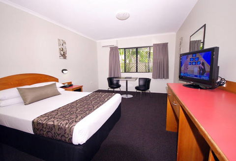Mackay Resort Motel - VIC Tourism 1