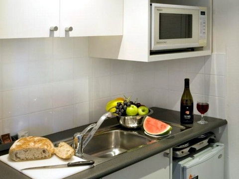 Macleay Serviced Apartment/Hotel - VIC Tourism 7