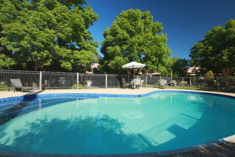 Mansfield Valley Motor Inn - VIC Tourism 0