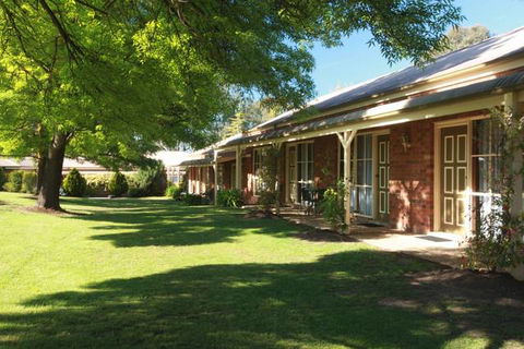 Mansfield Valley Motor Inn - VIC Tourism 3