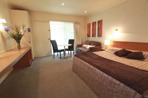 Mansfield Valley Motor Inn - VIC Tourism 4
