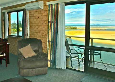 Marcel Towers Holiday Apartments - VIC Tourism 4