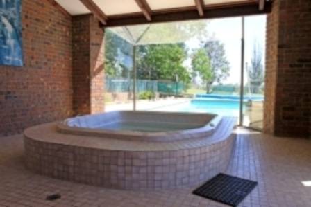Marlborough Motor Inn - VIC Tourism 3