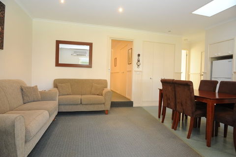 McMillans Of Metung Resort - VIC Tourism 4