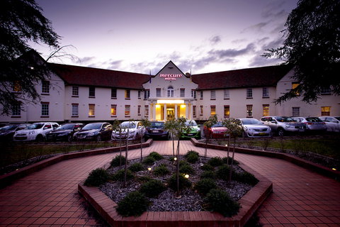 Mercure Canberra - VIC Tourism 5
