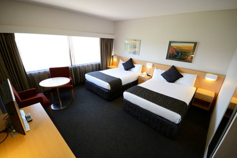 Mercure Penrith - VIC Tourism 0