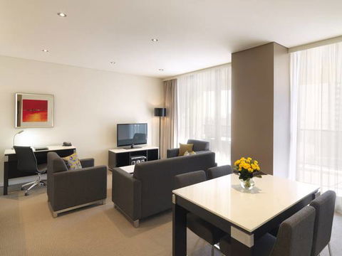 Meriton Serviced Apartments - Kent Street - VIC Tourism 1
