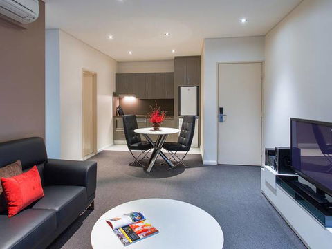 Meriton Serviced Apartments - Kent Street - VIC Tourism 2