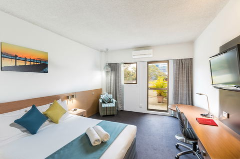 Metro Hotel Miranda - VIC Tourism 6